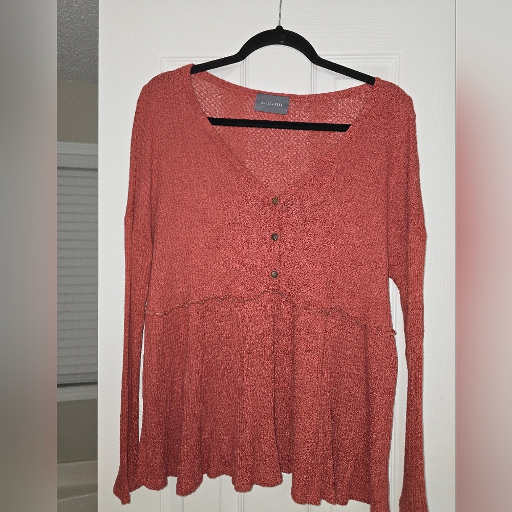 Rust Colored V-Neck Waffle Knit Long Sleeve Top Size Small